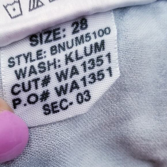 Joe's Jeans Chelsea Fit Klum Wash Rolled Cuff -  Size 28 - Picture 9 of 10